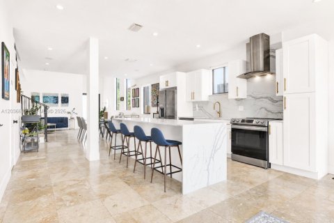Touwnhouse à vendre à Miami, Floride: 3 chambres, 202.99 m2 № 2085666 - photo 5