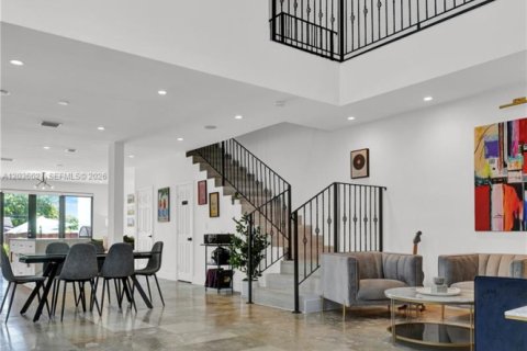 Touwnhouse à vendre à Miami, Floride: 3 chambres, 202.99 m2 № 2085666 - photo 12