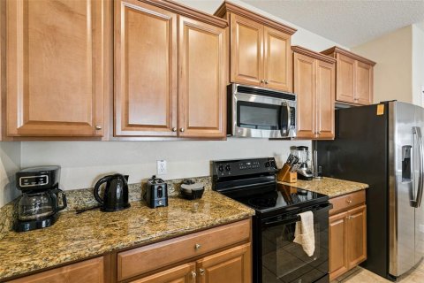 Townhouse in STOREY LAKE in Kissimmee, Florida 4 bedrooms, 177.81 sq.m. № 2396244 - photo 10