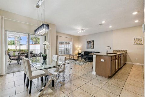 Townhouse in STOREY LAKE in Kissimmee, Florida 4 bedrooms, 177.81 sq.m. № 2396244 - photo 7