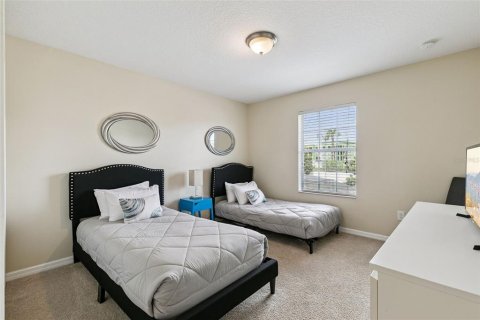 Townhouse in STOREY LAKE in Kissimmee, Florida 4 bedrooms, 177.81 sq.m. № 2396244 - photo 15