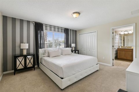 Townhouse in STOREY LAKE in Kissimmee, Florida 4 bedrooms, 177.81 sq.m. № 2396244 - photo 12