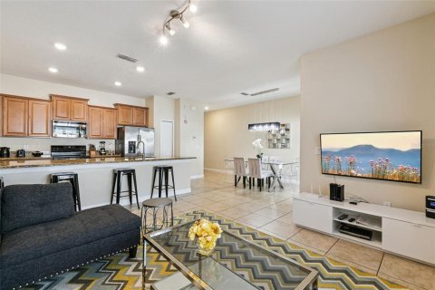 Townhouse in STOREY LAKE in Kissimmee, Florida 4 bedrooms, 177.81 sq.m. № 2396244 - photo 5