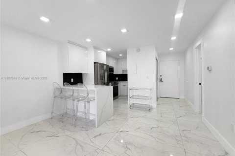 Condo in Miami, Florida  № 1937982 - photo 6