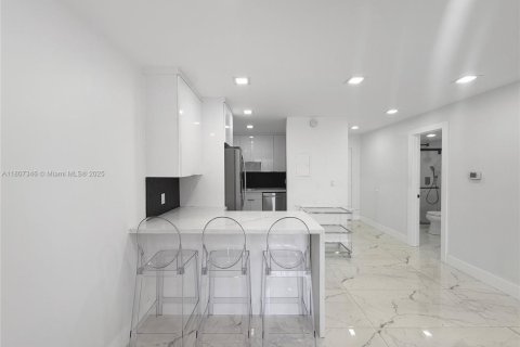Condo in Miami, Florida  № 1937982 - photo 7