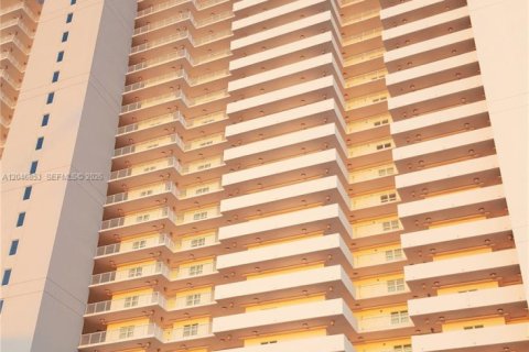 Appartement à North Miami, Floride 2 chambres, 148.92 m2 № 2243182