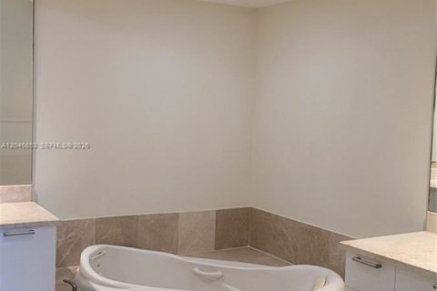Appartement à louer à North Miami, Floride: 2 chambres, 148.92 m2 № 2243182 - photo 16