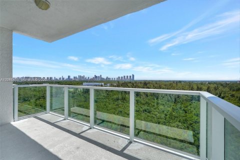 Appartement à louer à North Miami, Floride: 2 chambres, 148.92 m2 № 2243182 - photo 2