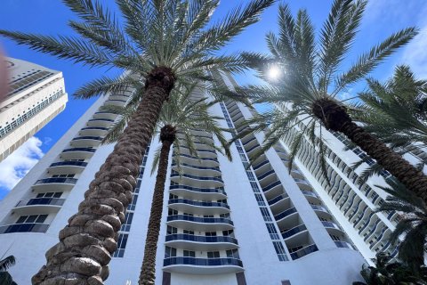 Copropriété à vendre à Sunny Isles Beach, Floride: 3 chambres, 183.85 m2 № 2386980 - photo 2