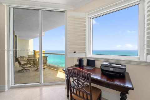 Copropriété à louer à Sunny Isles Beach, Floride: 3 chambres, 205.69 m2 № 1693482 - photo 16