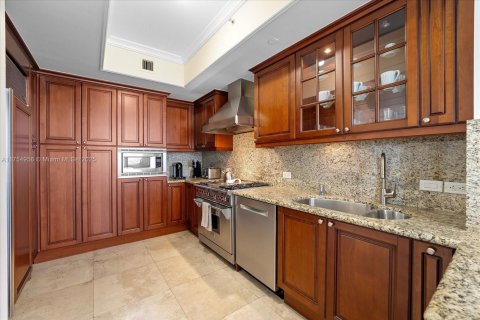Copropriété à louer à Sunny Isles Beach, Floride: 3 chambres, 205.69 m2 № 1693482 - photo 24