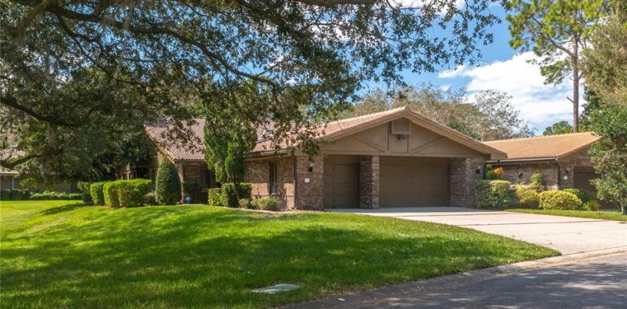 House in Winter Haven, Florida 4 bedrooms, 267.93 sq.m. № 1409906