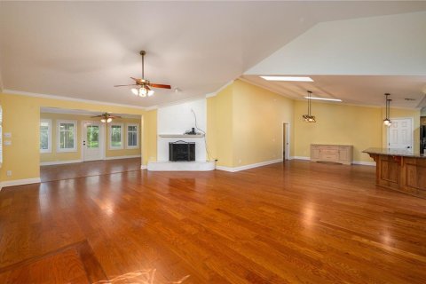 House in Winter Haven, Florida 4 bedrooms, 267.93 sq.m. № 1409906 - photo 9