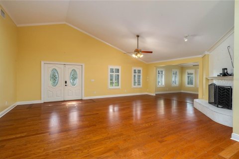 House in Winter Haven, Florida 4 bedrooms, 267.93 sq.m. № 1409906 - photo 6