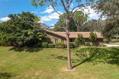 House in Winter Haven, Florida 4 bedrooms, 267.93 sq.m. № 1409906 - photo 3