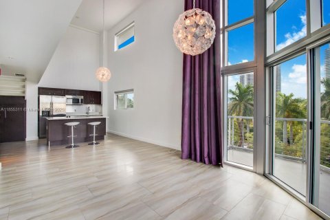 Condominio en alquiler en Miami Beach, Florida, 2 dormitorios, 111.58 m2 № 1874917 - foto 4