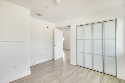Condominio en alquiler en Miami Beach, Florida, 2 dormitorios, 111.58 m2 № 1874917 - foto 10