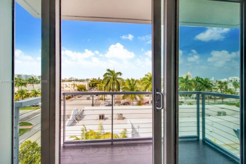Condominio en alquiler en Miami Beach, Florida, 2 dormitorios, 111.58 m2 № 1874917 - foto 14