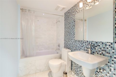 Condominio en alquiler en Miami Beach, Florida, 2 dormitorios, 111.58 m2 № 1874917 - foto 8