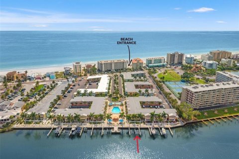 Condo in Indian Shores, Florida, 1 bedroom  № 2205633