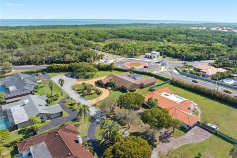 Villa ou maison à louer à Palmetto Bay, Floride: 5 chambres, 402.08 m2 № 1752862 - photo 6