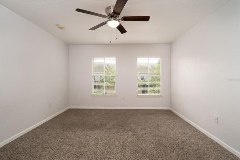 Townhouse in Tampa, Florida 3 bedrooms, 169.27 sq.m. № 2202589 - photo 3