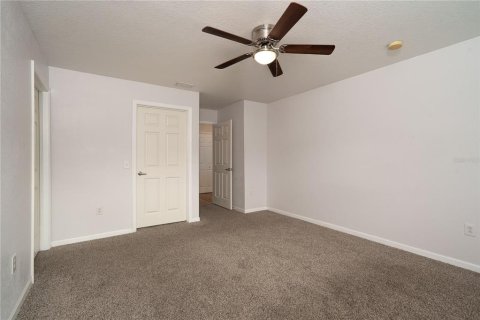 Townhouse in Tampa, Florida 3 bedrooms, 169.27 sq.m. № 2202589 - photo 15