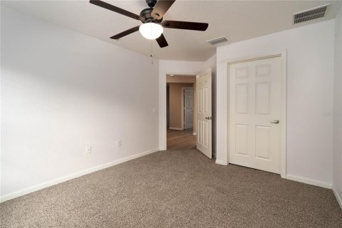 Townhouse in Tampa, Florida 3 bedrooms, 169.27 sq.m. № 2202589 - photo 11