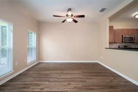 Townhouse in Tampa, Florida 3 bedrooms, 169.27 sq.m. № 2202589 - photo 8