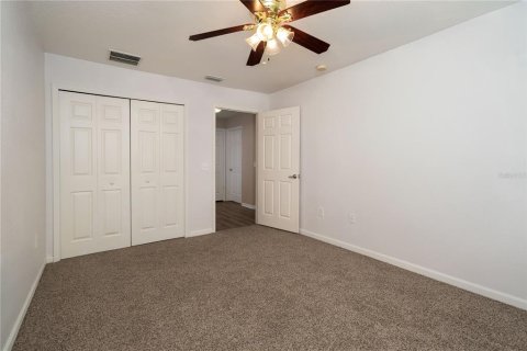 Townhouse in Tampa, Florida 3 bedrooms, 169.27 sq.m. № 2202589 - photo 13