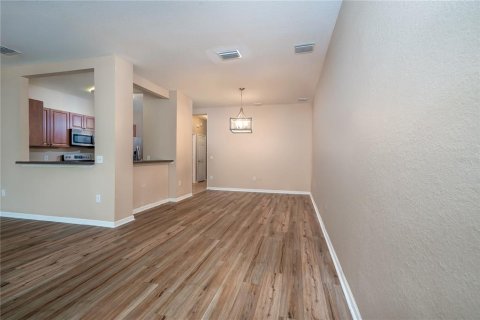 Townhouse in Tampa, Florida 3 bedrooms, 169.27 sq.m. № 2202589 - photo 5
