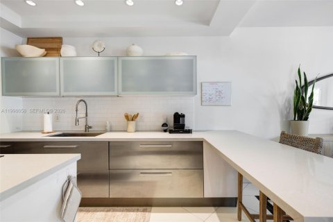 Touwnhouse à vendre à Miami Beach, Floride: 3 chambres, 224.82 m2 № 2068250 - photo 13