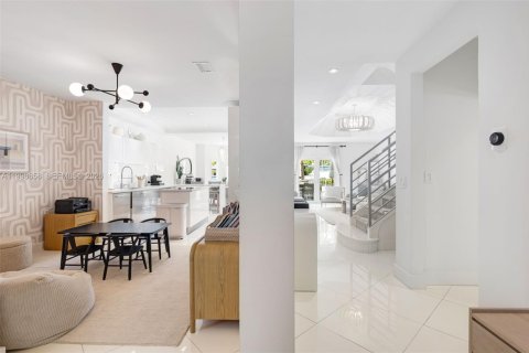 Touwnhouse à vendre à Miami Beach, Floride: 3 chambres, 224.82 m2 № 2068250 - photo 4