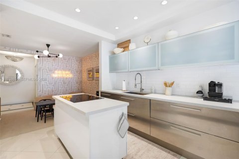 Touwnhouse à vendre à Miami Beach, Floride: 3 chambres, 224.82 m2 № 2068250 - photo 12