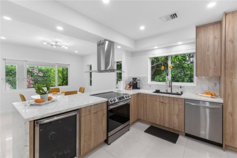 Купить виллу или дом в Майами, Флорида 3 спальни, 173.54м2, № 2152633 - фото 3