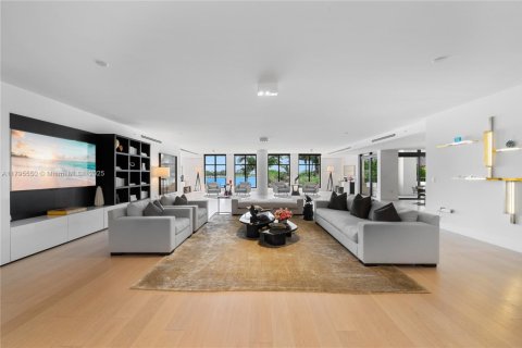 Condominio en venta en Miami Beach, Florida, 5 dormitorios, 708.84 m2 № 1959765 - foto 17