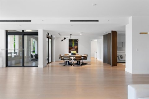 Condominio en venta en Miami Beach, Florida, 5 dormitorios, 708.84 m2 № 1959765 - foto 29