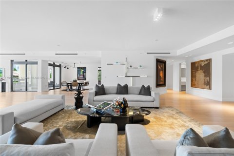 Condominio en venta en Miami Beach, Florida, 5 dormitorios, 708.84 m2 № 1959765 - foto 26
