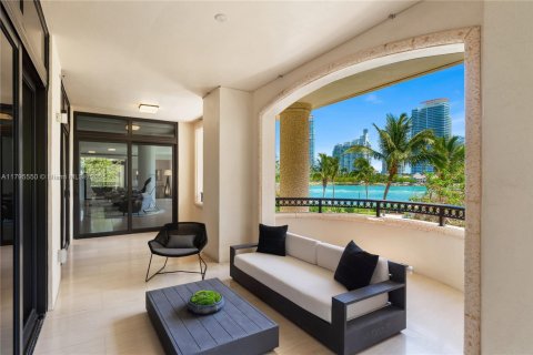 Condominio en venta en Miami Beach, Florida, 5 dormitorios, 708.84 m2 № 1959765 - foto 4
