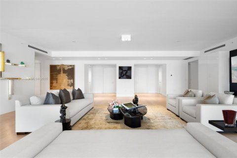 Condominio en venta en Miami Beach, Florida, 5 dormitorios, 708.84 m2 № 1959765 - foto 25