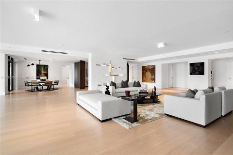 Condominio en venta en Miami Beach, Florida, 5 dormitorios, 708.84 m2 № 1959765 - foto 24