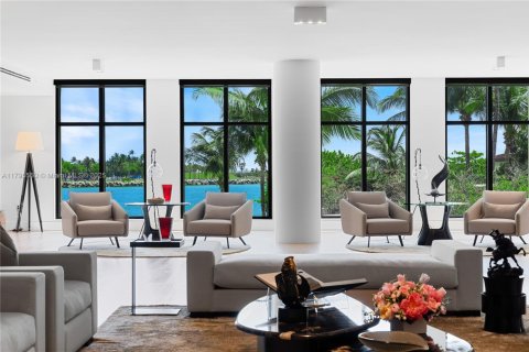 Condominio en venta en Miami Beach, Florida, 5 dormitorios, 708.84 m2 № 1959765 - foto 2