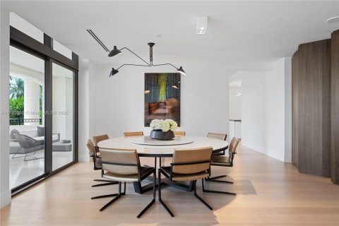 Condominio en venta en Miami Beach, Florida, 5 dormitorios, 708.84 m2 № 1959765 - foto 3