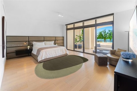 Condominio en venta en Miami Beach, Florida, 5 dormitorios, 708.84 m2 № 1959765 - foto 10