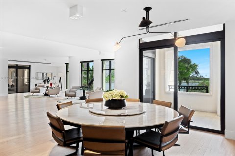 Condominio en venta en Miami Beach, Florida, 5 dormitorios, 708.84 m2 № 1959765 - foto 30