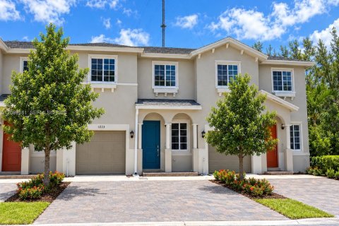 Touwnhouse à Miami Gardens, Floride 3 chambres, 141.58 m2 № 2395052