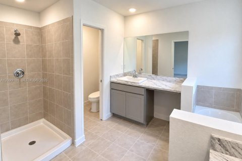 Touwnhouse à vendre à Miami Gardens, Floride: 3 chambres, 141.58 m2 № 2395052 - photo 6