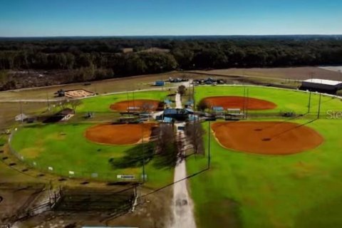 House in Newberry, Florida 4 bedrooms, 174.28 sq.m. № 1918703 - photo 23