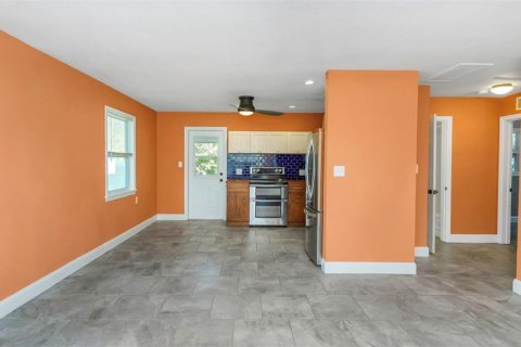 Villa ou maison à vendre à Gulfport, Floride: 2 chambres, 71.35 m2 № 1904401 - photo 3