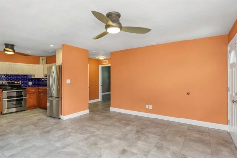 Villa ou maison à vendre à Gulfport, Floride: 2 chambres, 71.35 m2 № 1904401 - photo 5
